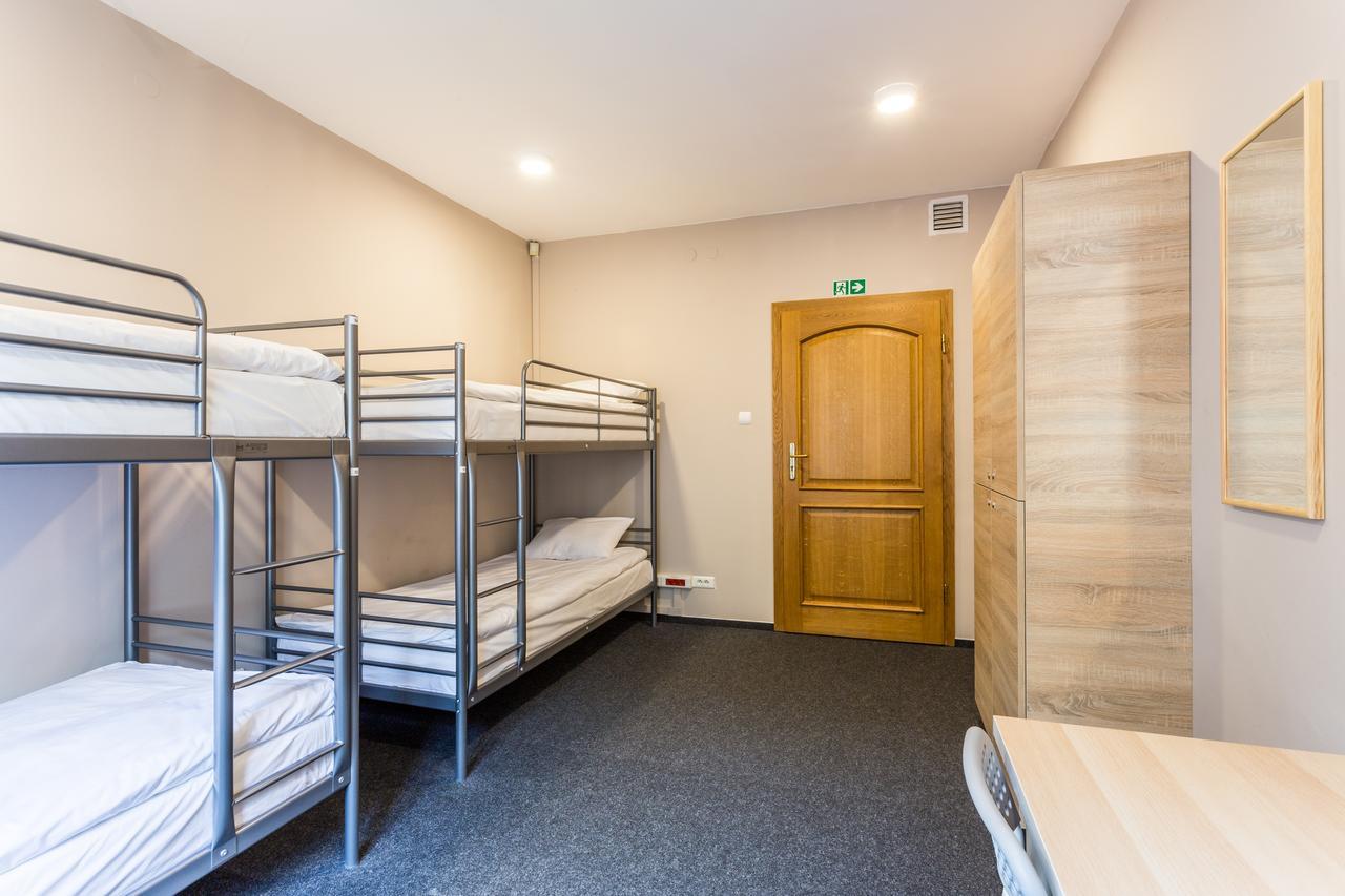 Greenwood Hostel Centrum Варшава Екстер'єр фото