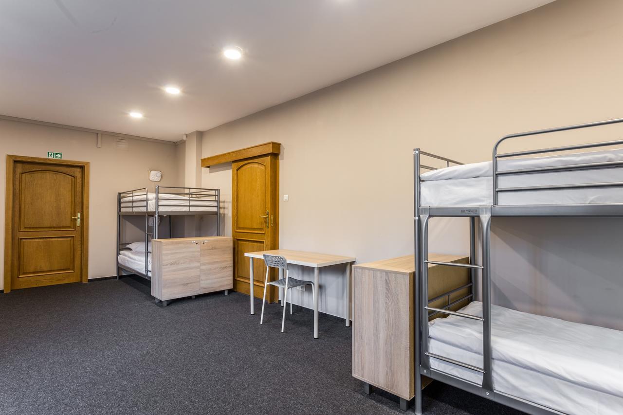Greenwood Hostel Centrum Варшава Екстер'єр фото