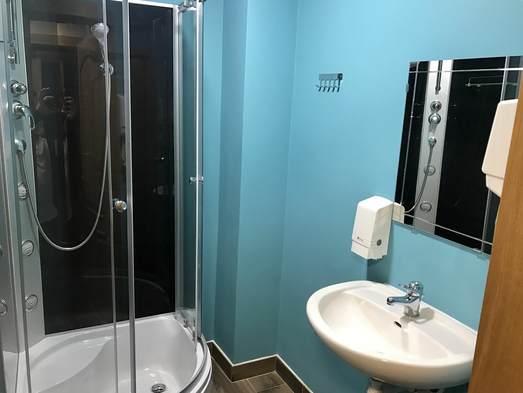 Greenwood Hostel Centrum Варшава Екстер'єр фото